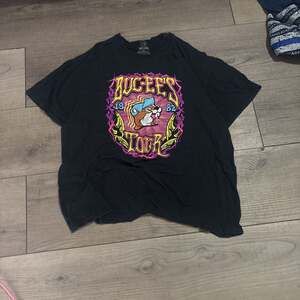 Buc-ee's 1982-2021 World Tour Graphic T-Shirt